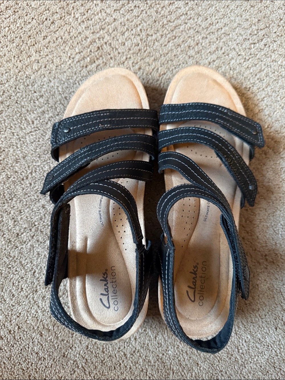 Clarks Womens Black Strappy Comfort Sandals with Cushioned Footbed